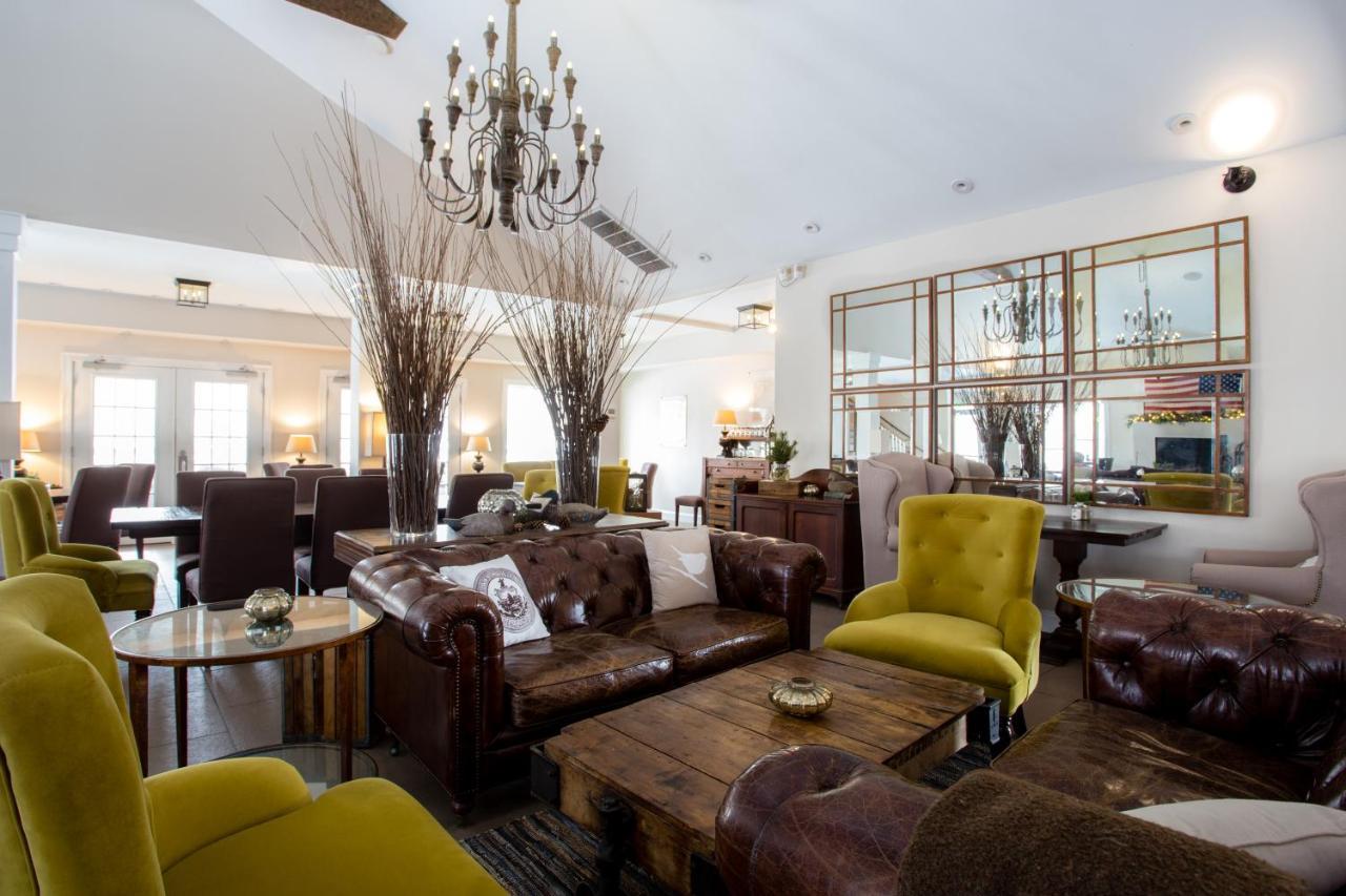 On The River Inn Вудсток Экстерьер фото