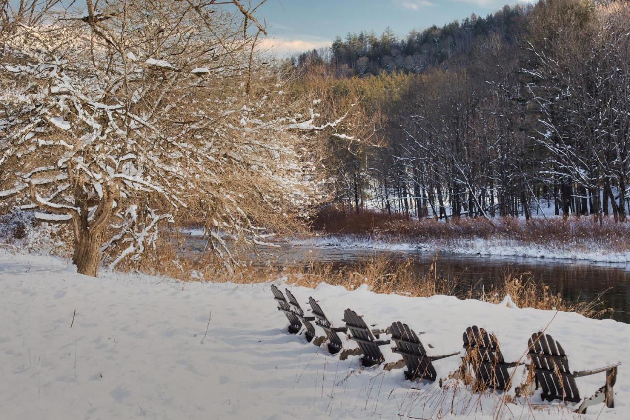 On The River Inn Вудсток Экстерьер фото